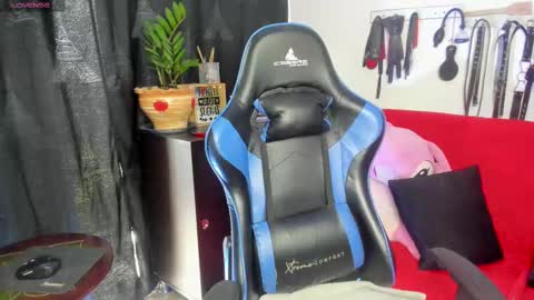 scarlet taylor kennedy online show from February 17, 2025, 6:48 pm