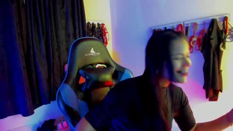 scarlet taylor kennedy online show from September 9, 2025, 8:08 pm