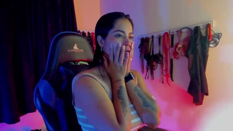 scarlet taylor kennedy online show from September 19, 2025, 1:18 am