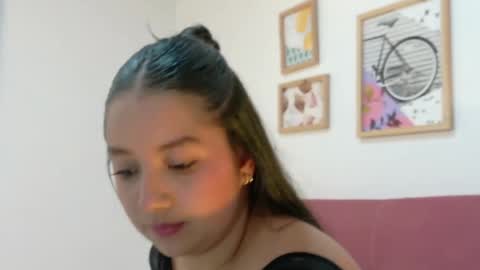 scarlet_queen7 online show from May 28, 2026, 4:15 pm