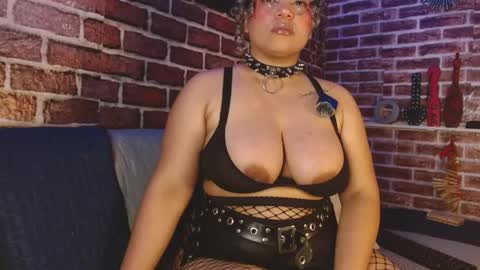 Scarlet online show from May 2, 2026, 2:27 am