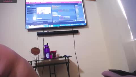 scarlet_tommy online show from May 3, 2026, 9:43 pm