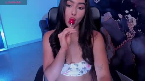 Snapshot of scarlet_villamizar chatting on November 27, 2025, 4:03 am SCARLET online show from November 27, 2025, 4:03 am