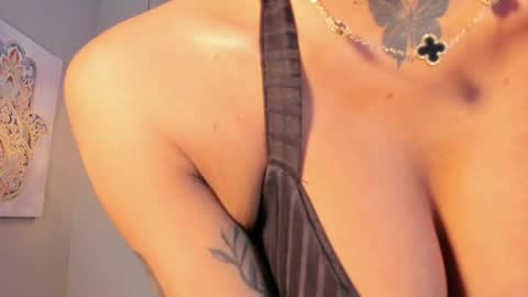 scarlet_vixen_ online show from April 29, 2026, 12:31 pm