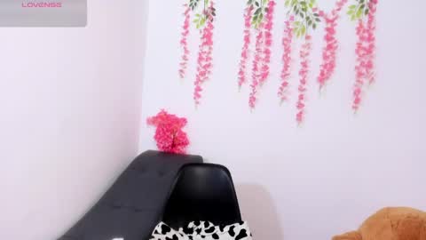 Snapshot of scarletbaker__ chatting on May 9, 2026, 2:22 pm Scarlet online show from May 9, 2026, 2:22 pm