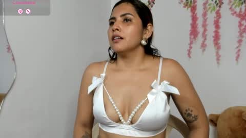 Snapshot of scarletbaker__ chatting on May 23, 2026, 12:27 am Scarlet online show from May 23, 2026, 12:27 am