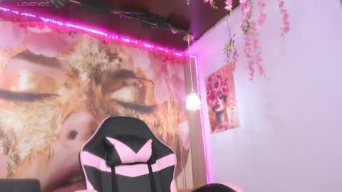 Snapshot of scarletbaker__ chatting on June 6, 2026, 10:09 am Scarlet online show from June 6, 2026, 10:09 am