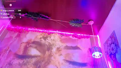 Snapshot of scarletbaker__ chatting on July 23, 2026, 1:58 am Scarlet online show from July 23, 2026, 1:58 am