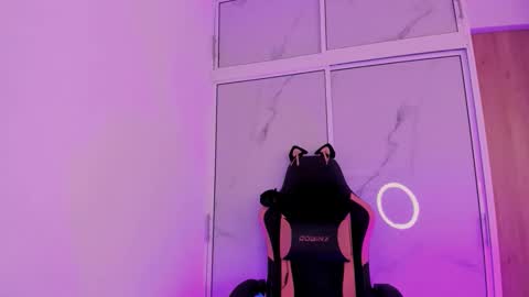 Snapshot of scarletblaze_ chatting on May 8, 2026, 4:23 pm Scarlet online show from May 8, 2026, 4:23 pm
