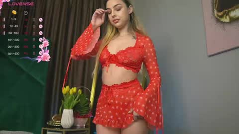 Snapshot of scarletcoles chatting on March 3, 2025, 10:42 pm Scarlet online show from March 3, 2025, 10:42 pm