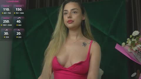 Snapshot of scarletcoles chatting on September 16, 2025, 8:43 pm Scarlet online show from September 16, 2025, 8:43 pm