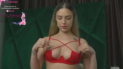 Snapshot of scarletcoles chatting on September 24, 2025, 10:02 pm Scarlet online show from September 24, 2025, 10:02 pm