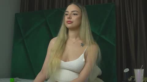 Snapshot of scarletcoles chatting on September 25, 2025, 10:02 pm Scarlet online show from September 25, 2025, 10:02 pm