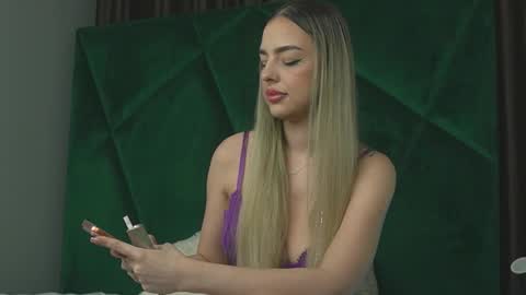 Snapshot of scarletcoles chatting on October 24, 2025, 1:46 am Scarlet online show from October 24, 2025, 1:46 am