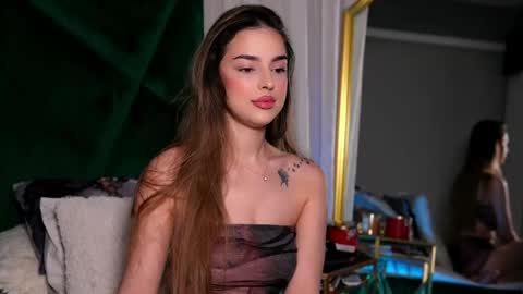 Scarlet online show from April 27, 2026, 11:36 pm