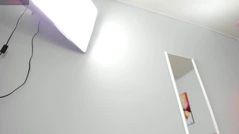 Scarlet  online show from February 17, 2025, 4:20 am