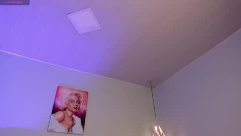 Scarlet  online show from March 16, 2026, 5:13 am