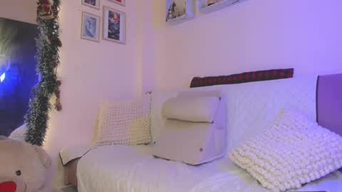 Snapshot of scarleth_jhons_ chatting on January 17, 2025, 1:36 am Scarleth... but not Scarleth Johansson. online show from January 17, 2025, 1:36 am