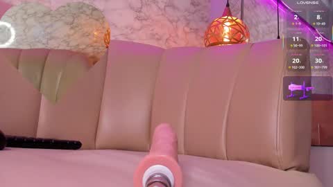 scarlethill_ online show from March 7, 2025, 5:38 pm