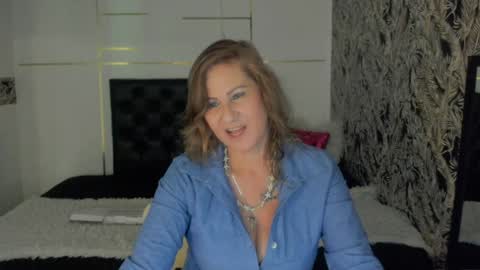 Snapshot of scarlethoot_ chatting on January 19, 2025, 6:00 pm S C A R L E T online show from January 19, 2025, 6:00 pm