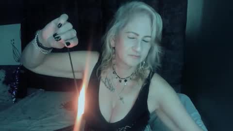 Snapshot of scarlethoot_ chatting on September 9, 2025, 11:43 am S C A R L E T online show from September 9, 2025, 11:43 am