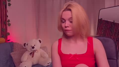 scarletmarney online show from May 5, 2026, 3:14 am