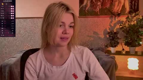 Snapshot of scarletmarney chatting on May 25, 2026, 3:23 am scarletmarney online show from May 25, 2026, 3:23 am