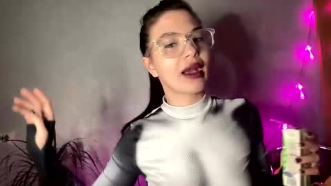 Snapshot of scarletpetal chatting on January 21, 2025, 10:19 am scarletpetal online show from January 21, 2025, 10:19 am