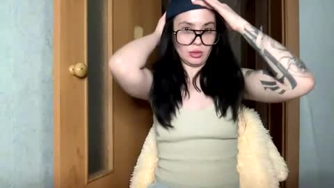 Snapshot of scarletpetal chatting on February 13, 2025, 12:00 pm scarletpetal online show from February 13, 2025, 12:00 pm