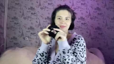 Snapshot of scarletpetal chatting on October 19, 2025, 11:44 am scarletpetal online show from October 19, 2025, 11:44 am