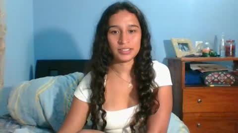 Snapshot of scarletscott_ chatting on January 16, 2025, 12:23 am Nataly online show from January 16, 2025, 12:23 am