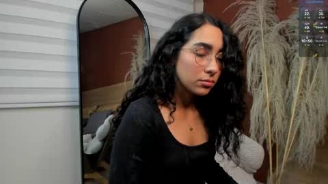 Scarlett  online show from April 23, 2026, 9:39 pm
