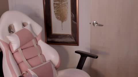 Snapshot of scarlett__baker11 chatting on December 4, 2024, 11:13 pm juli online show from December 4, 2024, 11:13 pm