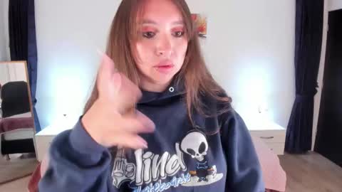 Snapshot of scarlett__cooper__ chatting on October 14, 2025, 11:55 am Scarlett online show from October 14, 2025, 11:55 am