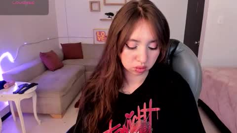 Snapshot of scarlett__cooper__ chatting on November 4, 2025, 12:26 pm Scarlett online show from November 4, 2025, 12:26 pm