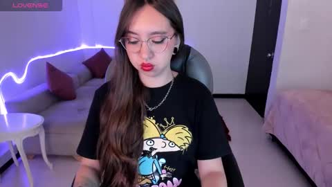 Snapshot of scarlett__cooper__ chatting on November 10, 2025, 12:26 pm Scarlett online show from November 10, 2025, 12:26 pm