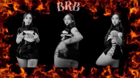 Snapshot of scarlett__cooper__ chatting on December 16, 2025, 12:43 pm Scarlett online show from December 16, 2025, 12:43 pm