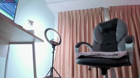 Snapshot of scarlett__cooper__ chatting on February 13, 2026, 12:01 pm Scarlett online show from February 13, 2026, 12:01 pm