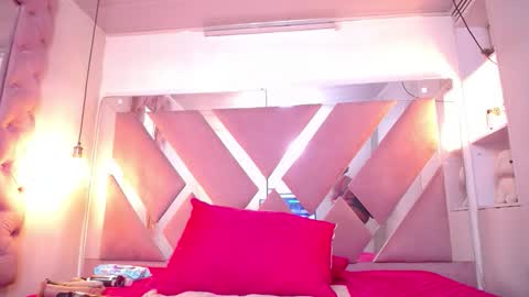 Scarlett online show from February 1, 2026, 4:33 am