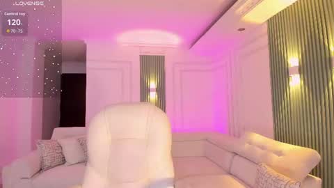 scarlett brooks online show from July 9, 2026, 11:03 am
