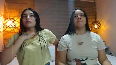 Scarlett and Jazmin online show from November 26, 2025, 9:43 am