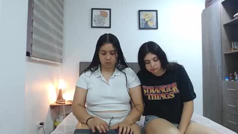Scarlett and Jazmin online show from March 21, 2026, 10:53 am