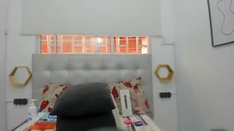 scarlett_fox20 online show from October 3, 2025, 12:57 pm