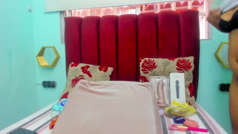 Snapshot of scarlett_fox20 chatting on May 16, 2026, 12:15 pm scarlett_fox20 online show from May 16, 2026, 12:15 pm