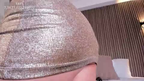 Snapshot of scarlett_model_ chatting on October 24, 2025, 11:12 pm Mon to Sat 545pm to 1030pm col online show from October 24, 2025, 11:12 pm