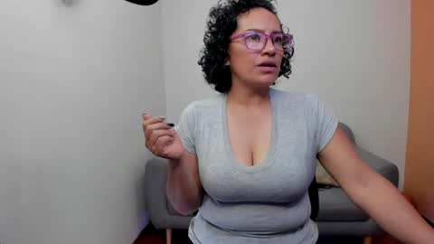 Snapshot of scarlett_sax chatting on June 3, 2026, 11:43 pm Scarlett sax online show from June 3, 2026, 11:43 pm