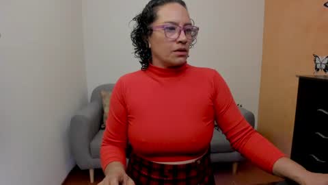 Snapshot of scarlett_sax chatting on June 17, 2026, 11:16 pm Scarlett sax online show from June 17, 2026, 11:16 pm