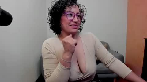Snapshot of scarlett_sax chatting on June 20, 2026, 10:34 pm Scarlett sax online show from June 20, 2026, 10:34 pm