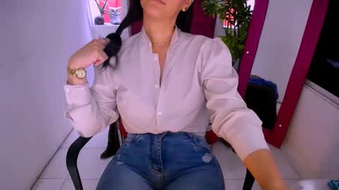 Snapshot of scarlett_sex2 chatting on December 19, 2025, 1:40 pm scarlet online show from December 19, 2025, 1:40 pm