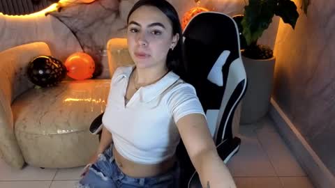 Snapshot of scarlett_smith_tp chatting on October 15, 2025, 1:55 pm Scarlett online show from October 15, 2025, 1:55 pm